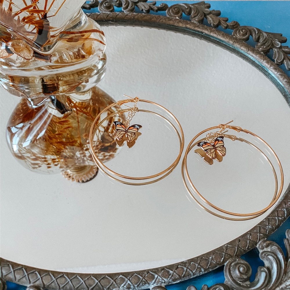 Mariposa Hoop Earrings